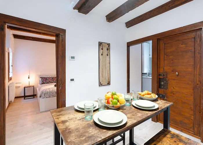 8 Mins From San Marco, Experience Authentic Apartamento Veneza
