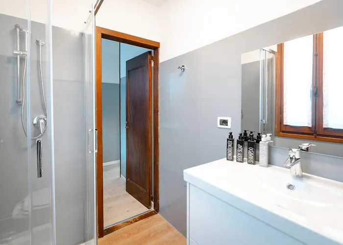 8 Mins From San Marco, Experience Authentic Apartamento Veneza