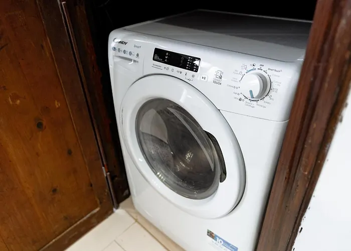 8 Mins From San Marco, Experience Authentic Apartamento