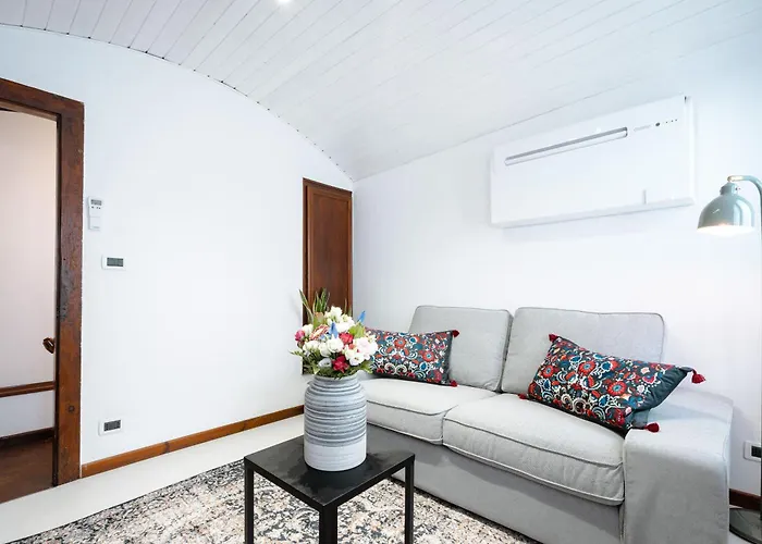 8 Mins From San Marco, Experience Authentic Apartamento Veneza