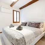 8 Mins From San Marco, Experience Authentic דירה ונציה