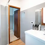 8 Mins From San Marco, Experience Authentic アパート ヴェネツィア