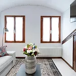 8 Mins From San Marco, Experience Authentic