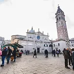 Apartman 8 Mins From San Marco, Experience Authentic *