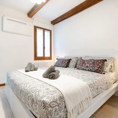 8 Mins From San Marco, Experience Authentic Apartmán Benátky