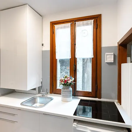 Apartmán 8 Mins From San Marco, Experience Authentic Benátky