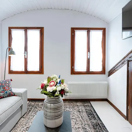 8 Mins From San Marco, Experience Authentic