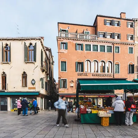 아파트 8 Mins From San Marco, Experience Authentic 베니스