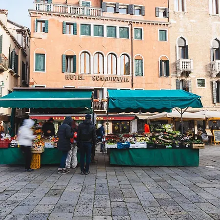 아파트 8 Mins From San Marco, Experience Authentic