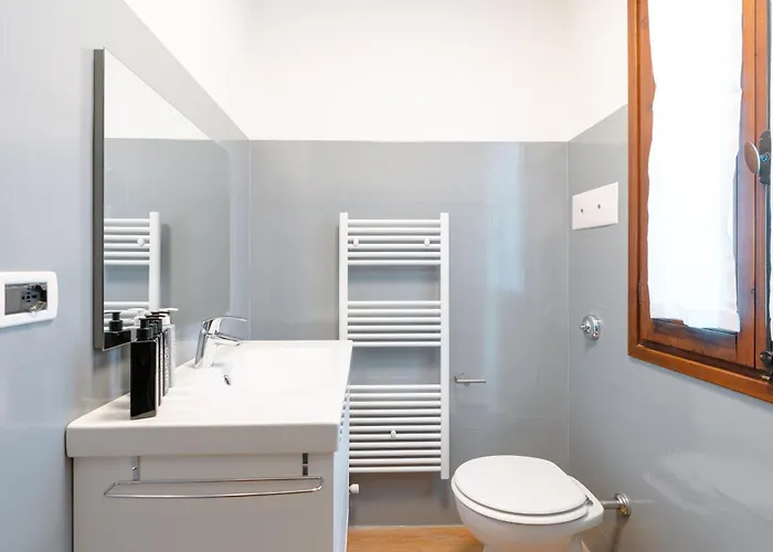 8 Mins From San Marco, Experience Authentic