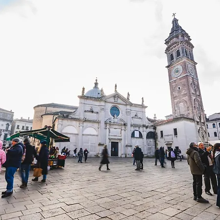 アパート 8 Mins From San Marco, Experience Authentic *