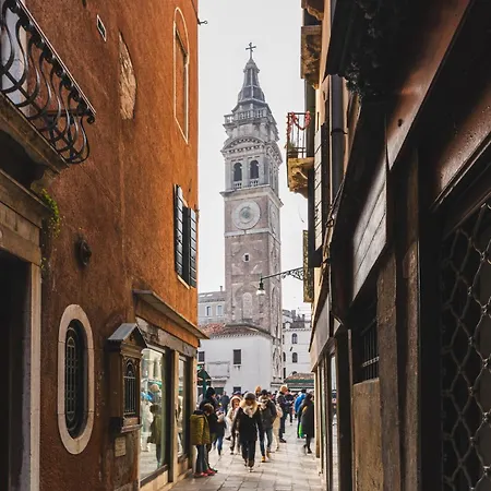 8 Mins From San Marco, Experience Authentic ヴェネツィア